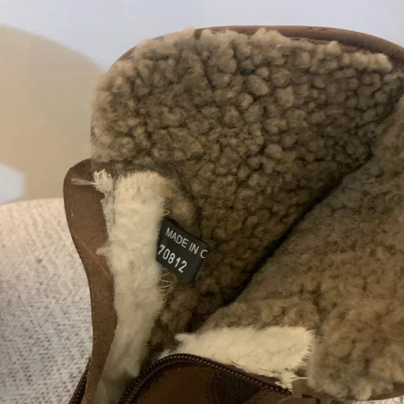 Barbo Cozy Brown Winter Boots with Sherpa Lining - Picture 6 of 14